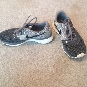 Nike Tanjun sneakers